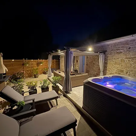 Villa Dalmatian Stone House Angela Drniš